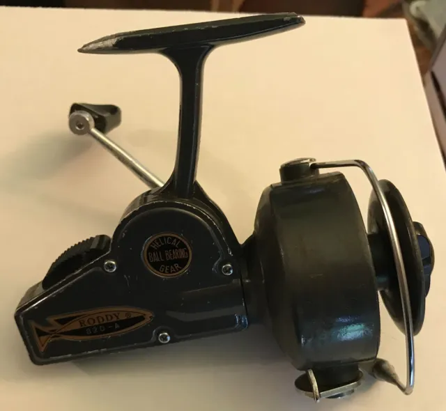 VINTAGE JAPANESE HI 1977 Spin Cast Reel In Working Condition Read