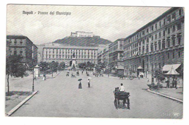 Cartolina Napoli No Viaggiata Piazza Del Municipio Formato Piccolo