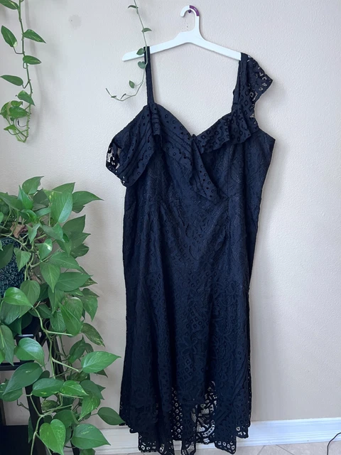 City chic femme deals fatale dress