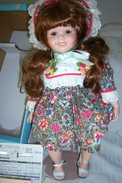IOB Betty Jane Carter BETSY DOLL  Autumn Leaves Musical Porcelain  Bette Ball