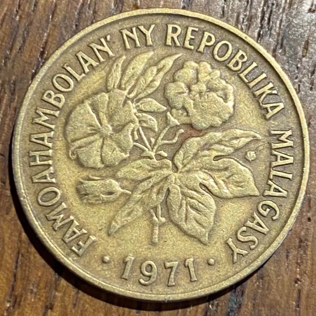 Piece De 20 Francs  1971 Madagascar (1043)