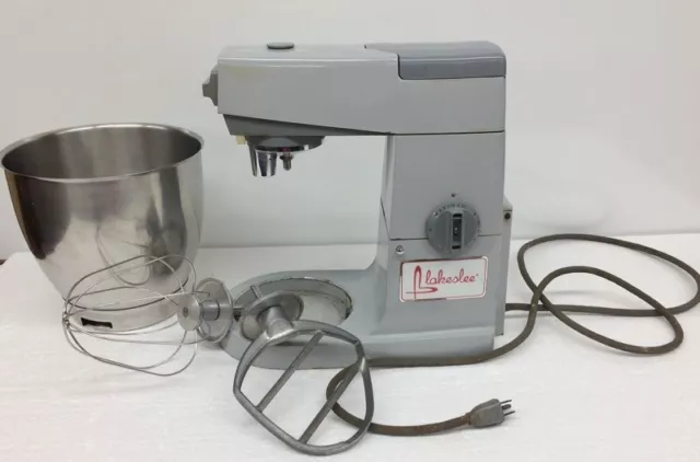 Vintage Blakeslee Commercial A707 Mixer with bowl, wire whip, flat beater- works