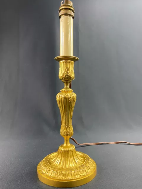 Bougeoir XIXe de style Régence en bronze doré monté en pied de lampe