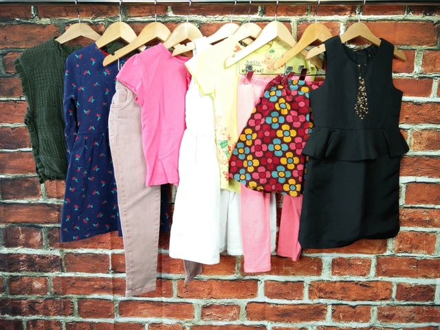GIRLS BUNDLE AGE 3-4 ZARA M&S BLUEZOO etc TOPS TROUSERS SKIRT DRESS JUMPER 104CM