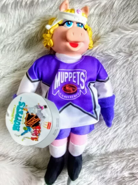 Miss Piggy Muppets NHL Conference Hockey Plush Doll 1995 RARE!