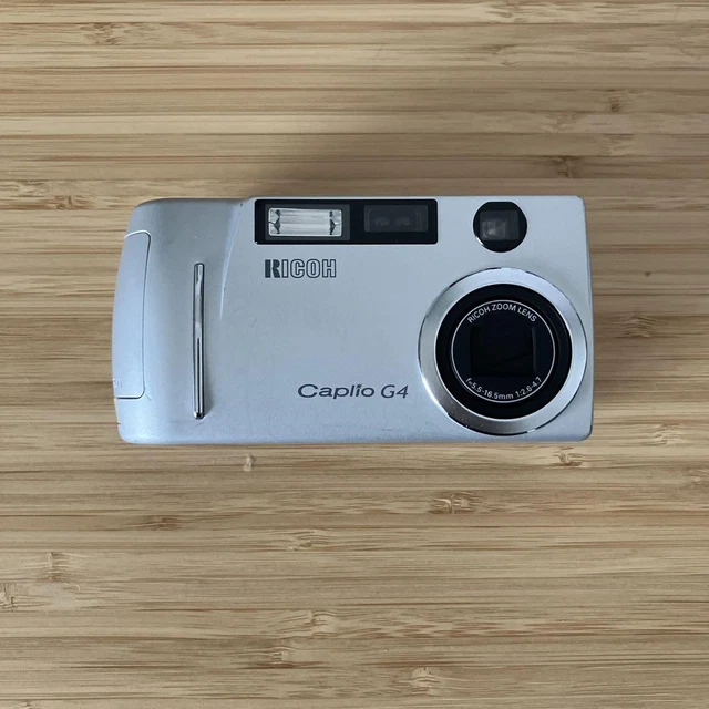 RICOH CAPLIO G4 Compact Digital Camera Quick Response Used
