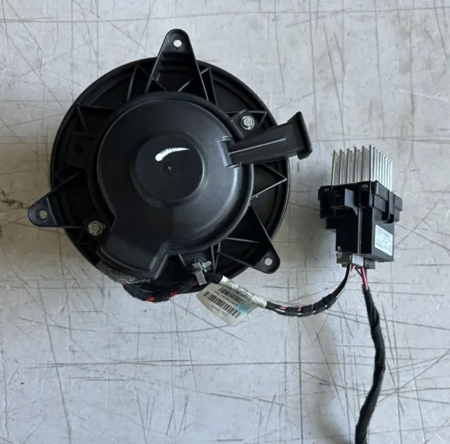 CADILLAC SRX Heater Blower Motor with Resister Module 2010 + 2011 thru 4/20/11