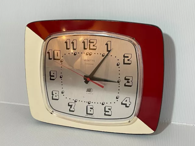 Belle Horloge en  FORMICA   Vedette   Des Années 50's Avec sonnerie carillon