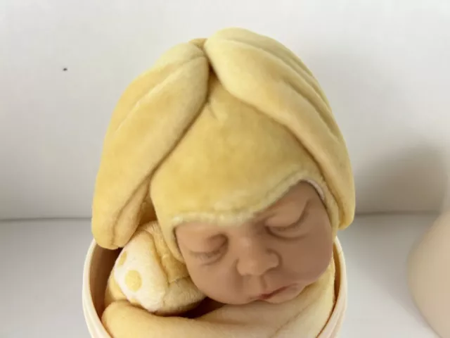 Anne Geddes Bunny Baby Egg Sleeping Infant Doll Yellow Egg All Original Box 2