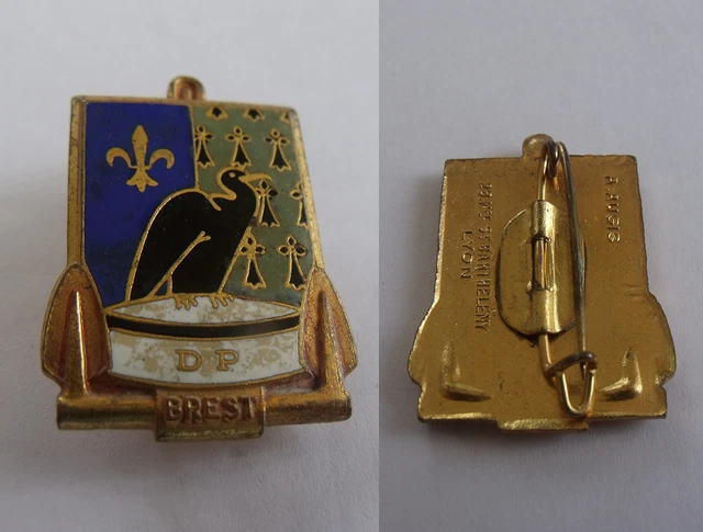 INSIGNE Brest BOUTONNIERE SPORT FOOT RUGBY STADE ÉMAILLÉ