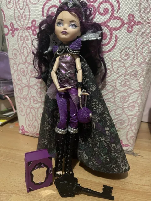 Ever After High Puppe - Raven Queen Legacy Day