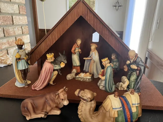 Large Goebel/ Hummel 12 Piece Nativity Set - Excellent condition Mary Joseph 7"