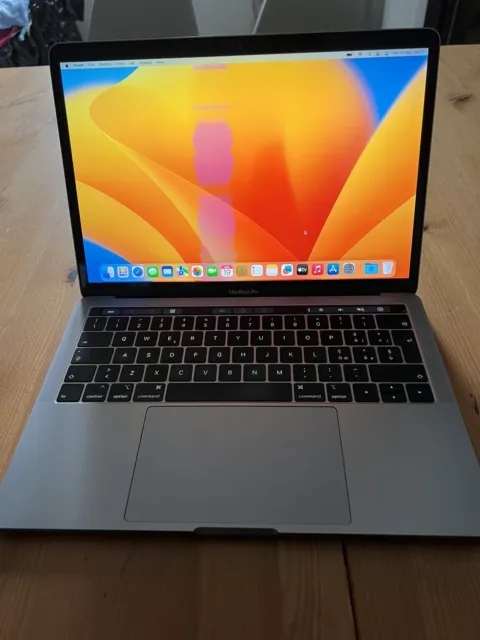 Apple MacBook Pro 13,3" (256GB SSD, Intel Core i5 8a generazione, 2,4 GHz, 8GB)