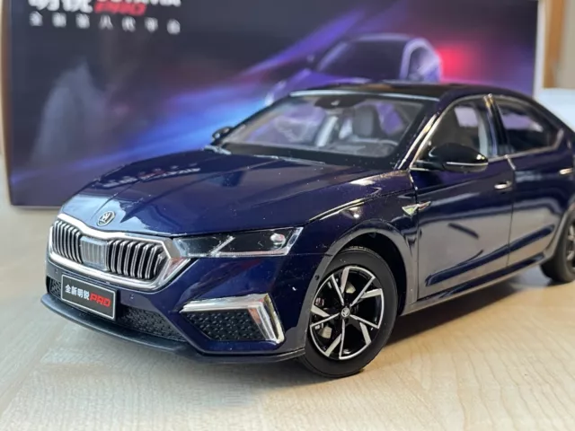 Skoda Octavia Pro SAIC blau (ähnlich Autoart, Minichamps, Norev) 1:18