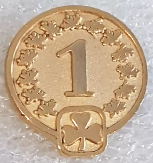 Vintage Girl Guides Canada 1 Year Lapel Pinback Pin Gold Tone Metal Collectible