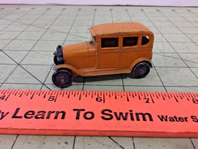 Vintage metal Tootsietoy 1929 Ford model A sedan