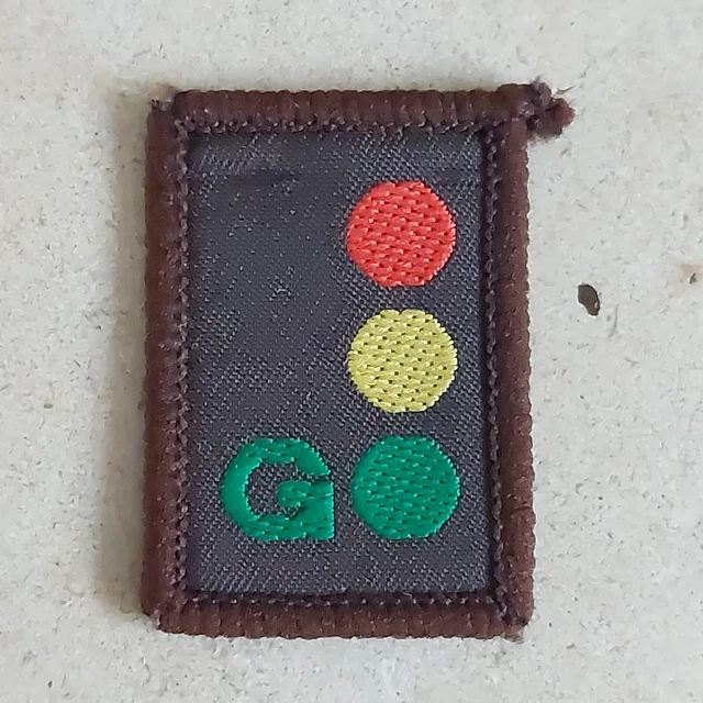 VINTAGE GIRL GUIDE Brownie Badge Patch Girlguiding New Interest 1990s