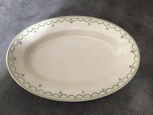Grand plat ovale  en faience de Longwy modèle Violetta