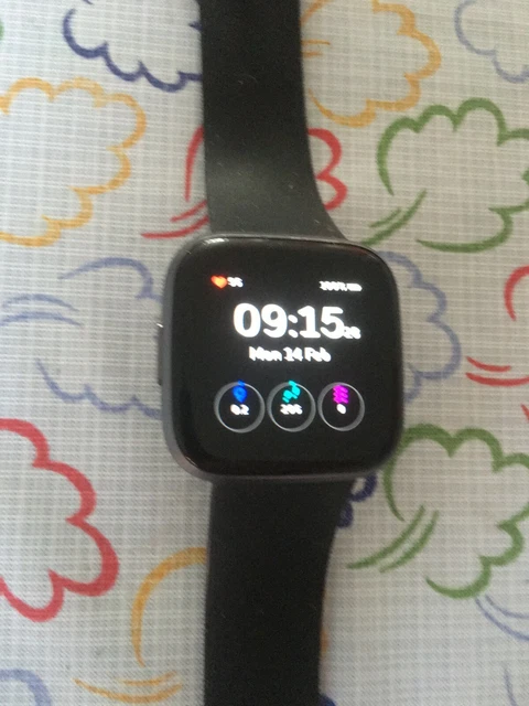 Fitbit Charge 4 : le bracelet connecté ajoute le GPS intégré