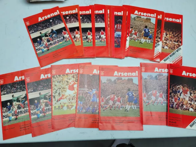 Collection Arsenal Home Programmes Season 1977 - 1978 x 27 - 1 Signed