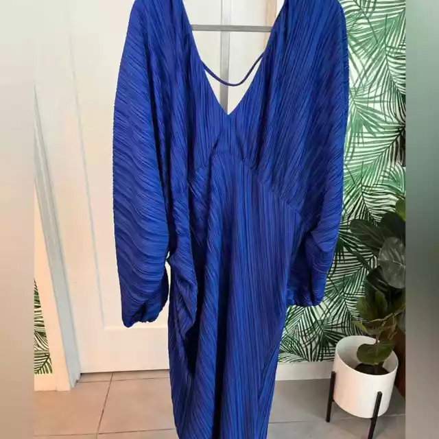 ASOS DESIGN Curve deep plunge blouson sleeve plisse midi dress in blue NWT SZ 20 3