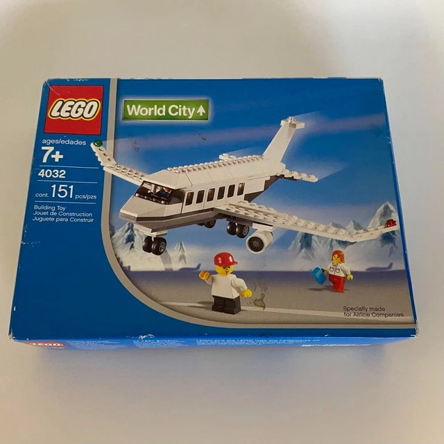 LEGO World City Passenger Plane 4032 In 2004 New Retired Free shipping
