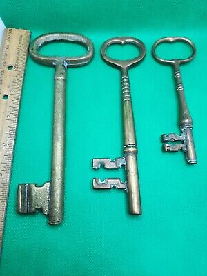 3 Large Vintage 5" & 7" Solid Brass Skeleton  Keys |D25