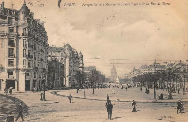 PARIS - Perspective de l'Avenue de Breteuil prise de la Rue de Sèvres