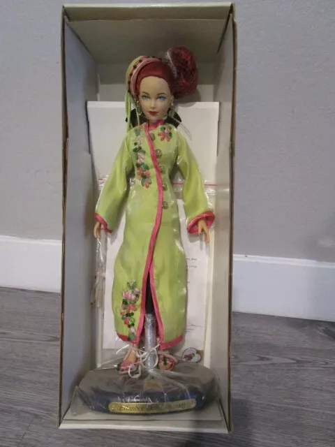 Effanbee - Brenda Starr - Reporter Doll With Original Stand - In Original Box