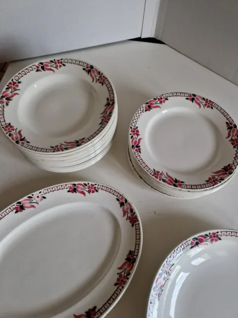 Service De Table Assiettes Plates Creuses Plus Plat Céranord Saint Amand 2