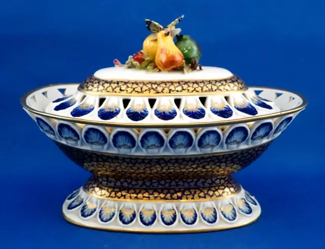 VASE Sevrès Centre de table en porcelaine perforée papillon & fruit FRANCE 1900