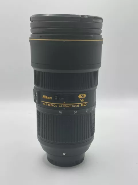 Nikon AF-S 24-70 mm 1:2.8E ED VR OBJEKTIV - UNTERDURCHSCHNITTLICH - NIKKOR AFS 24-70 mm