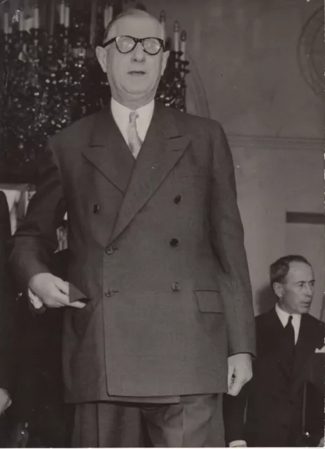 Photographie - Le Général Charles DE GAULLE et le Ministre Antoine PINET