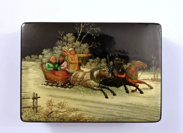 Russian Hand Painted Lacquer Box Horse Carriage Signed Fedoskino