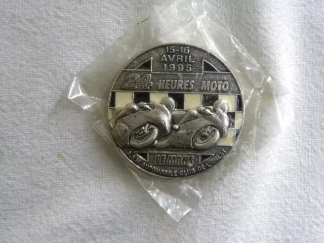 Ancienne Broche Medaille Course 24 Heures Du Mans Moto 15-16 Avril 1995