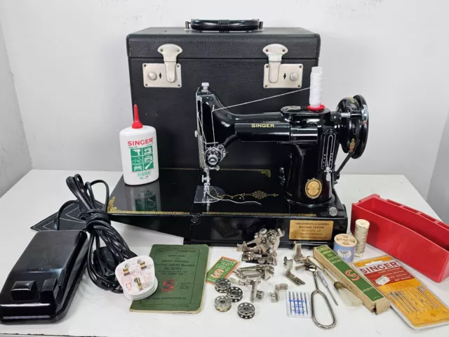 1952 máquina de coser peso pluma Singer 221 k, reparada, prueba de pat eléctrica 2