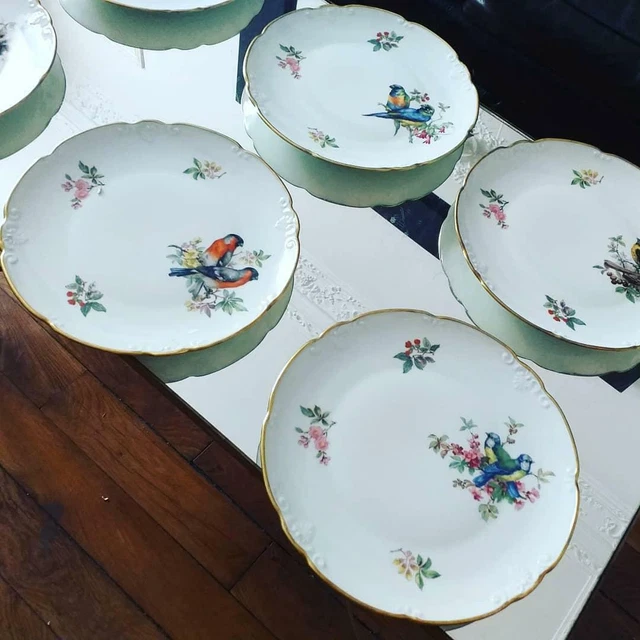 Limoges (FRA) - Petite boîte pilulier en porcelaine de Paris Limoges motifs de roses