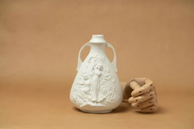 vase porcelaine biscuit style art nouveau 1900 décor relief femme fleurs N°1