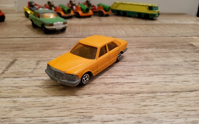 Majorette Mercedes Benz 280 SE+ Voilier en boite cristal à oeillet