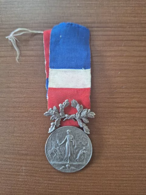 Médaille En Bronze DÉVOUEMENT MINISTÈRE DE L'INTÉRIEUR RÉPUBLIQUE FRANÇAISE