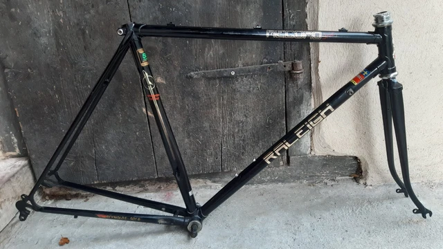 Cadre De Vélo Vintage Raleigh Pour Route - Bon état