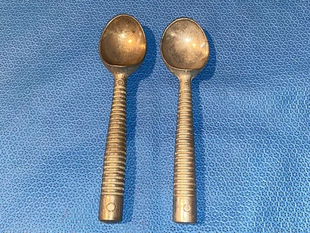 2 Vintage Ribbed Grooved Handle Aluminum Ice Cream Scoops