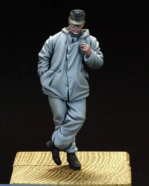 German Soldier WWII Eastern Front War-Pro Built & Painted Figure 1/35 scale