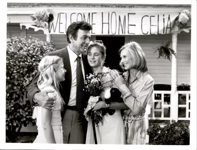 BR44 1978 Rare Original Photo KATY KURTZMAN MIKE CONNORS STEPHANIE ZIMBALIST