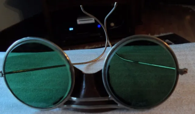 Vintage Willson 1940's Metal Safety Folding Goggles/Glasses with Green Lens