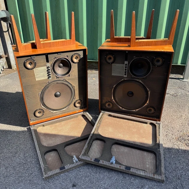 GRUNDIG HIFI BOX 303 Ma Speakers 25w, 4Ohms. Made in West Germany