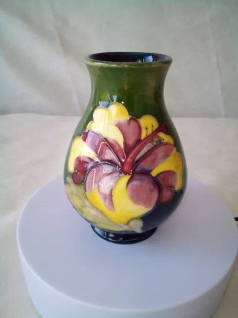 Moorcroft Hibiscus Pattern Vase 11cm high