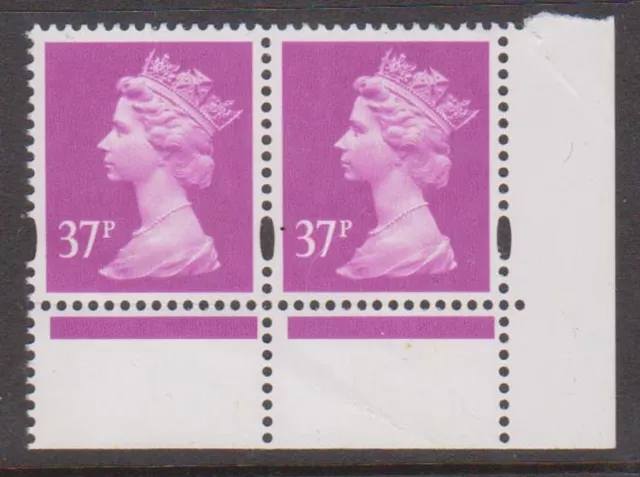 (T17-28) 1971-90 GB 8mix QEII decimal 1p, 18p& 37p MUH (light creases) (A) 2