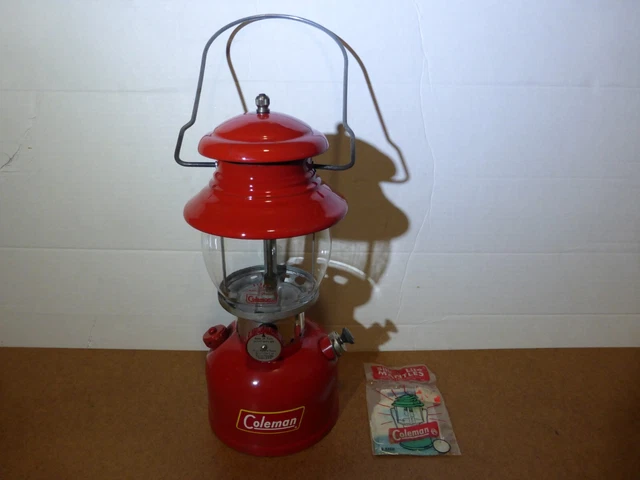 VINTAGE 1960 COLEMAN Model 200-A Single Mantle Lantern + Mantles 