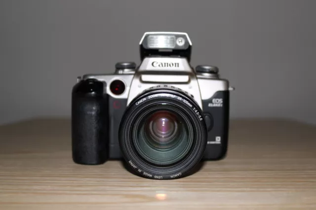 [CASI COMO NUEVA] Canon EOS Elan II E con control ocular y lente de 0,85 m/2,8 ft